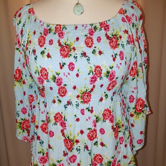 Tops - No Boundaries powder blue drop shoulder top XL
